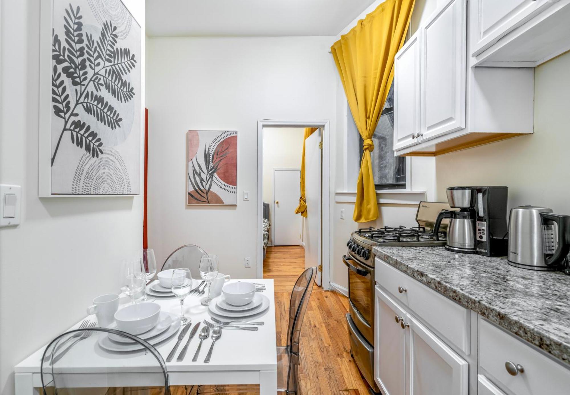 2 Bedroom Hidden Upscale Oasis New York Buitenkant foto