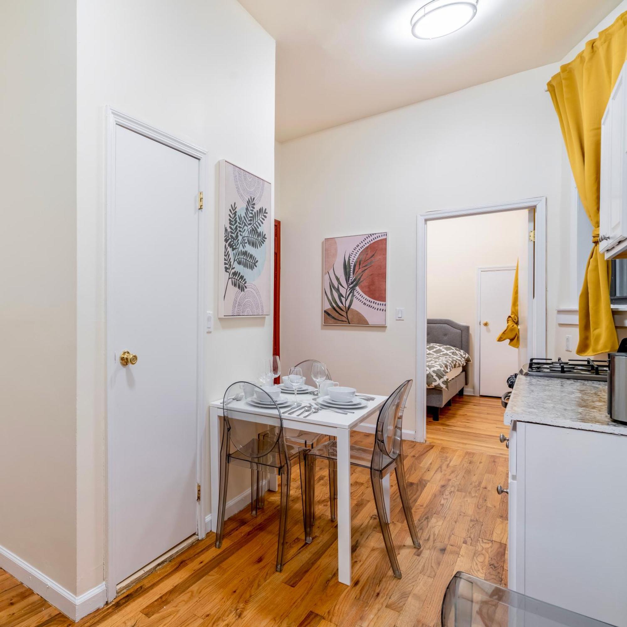 2 Bedroom Hidden Upscale Oasis New York Buitenkant foto